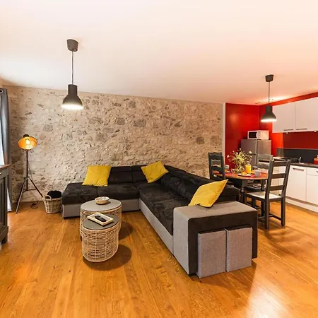 Les Du Chateau - L Du Roi - Magnifique Face Au Chateau Apartment